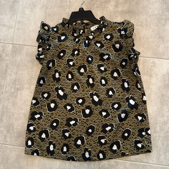 NWT THML Anthropologie Women’s Cheetah Print Ruffle Cap Sleeve Top - Size M - Picture 6 of 13